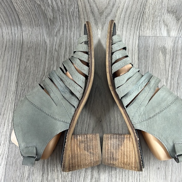 Sbicca Strappy Heeled Sandals - Picture 10 of 14